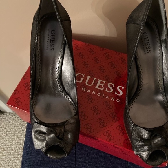 Guess Pewter wedge heels size 8 - Picture 1 of 4